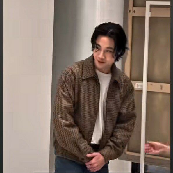 A moment captured by a fan of Lee Jongwon