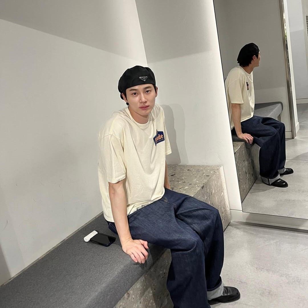 粉丝拍下的边佑锡瞬间