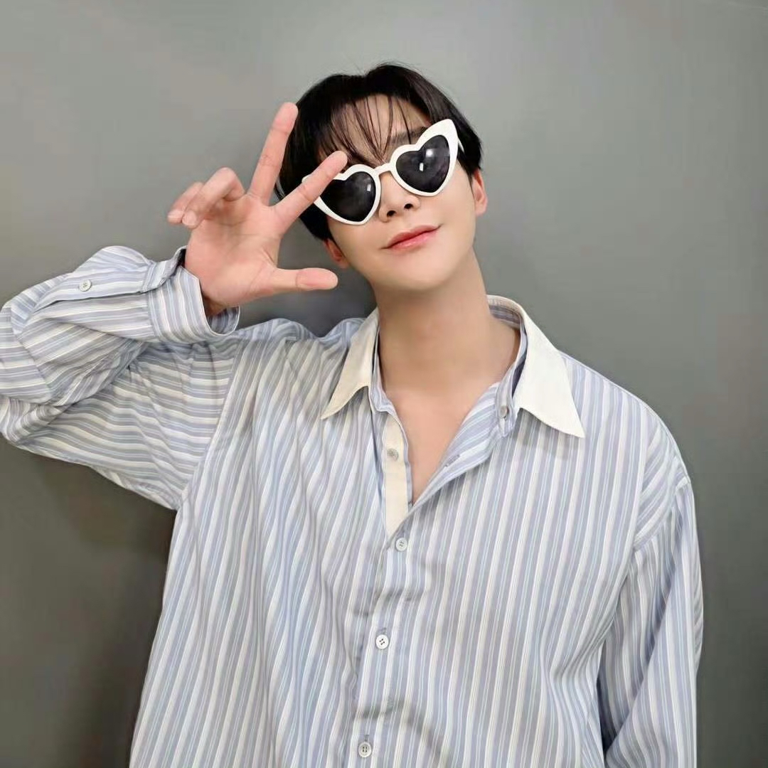 Behind-the-scenes cut of Rowoon