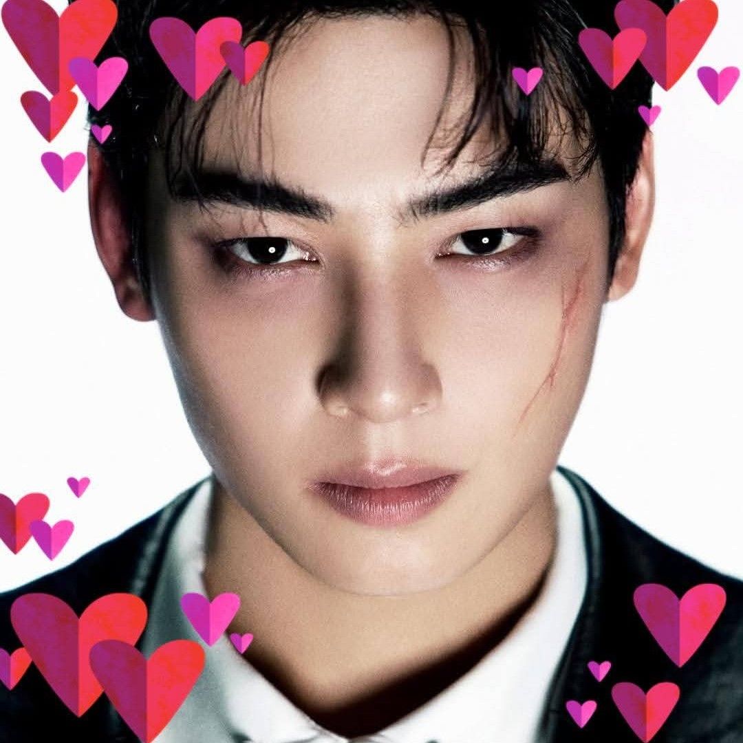 Behind-the-scenes cut of Cha Eunwoo