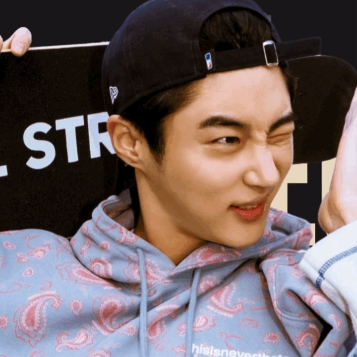 Latest photo of Byeon Wooseok