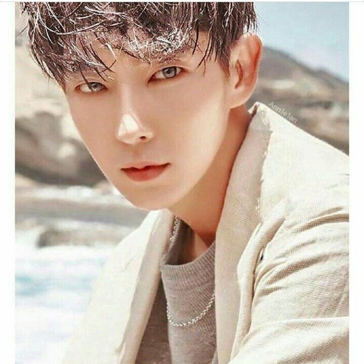 李準基的最新照片