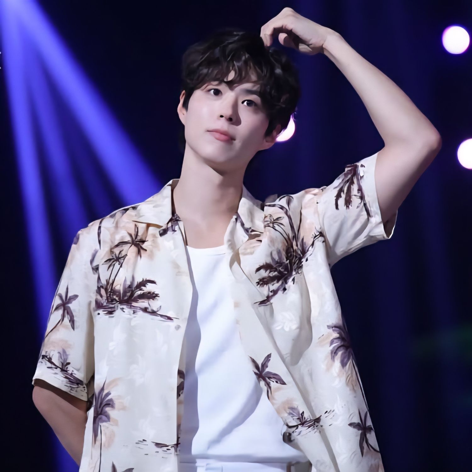 A moment captured by a fan of Park Bogum