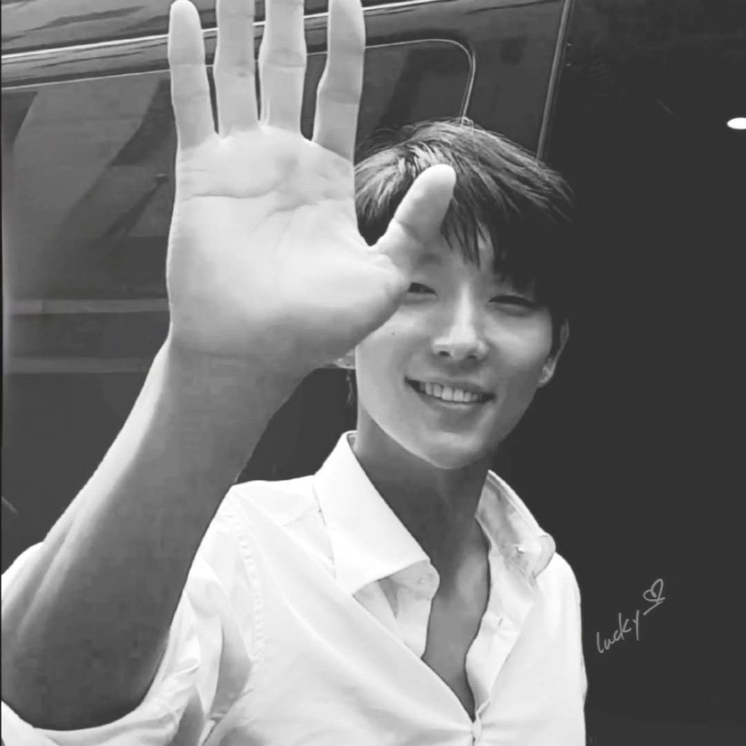 Behind-the-scenes cut of Lee Joongi