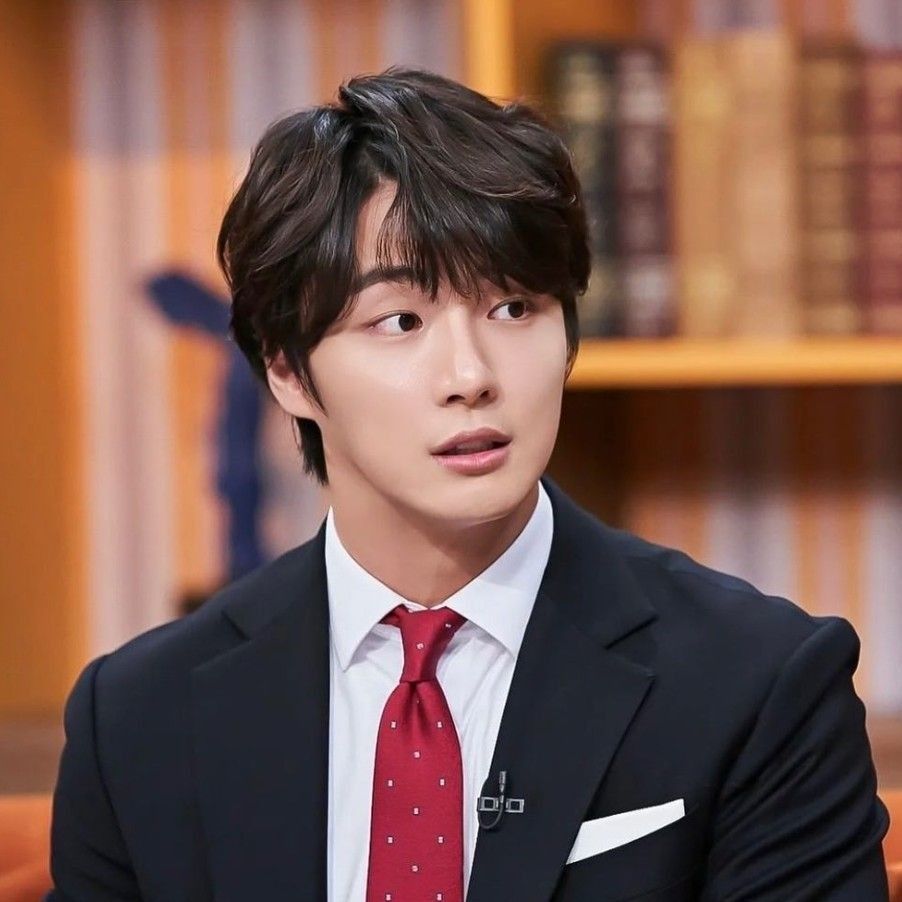 A moment captured by a fan of Yoon Shiyoon