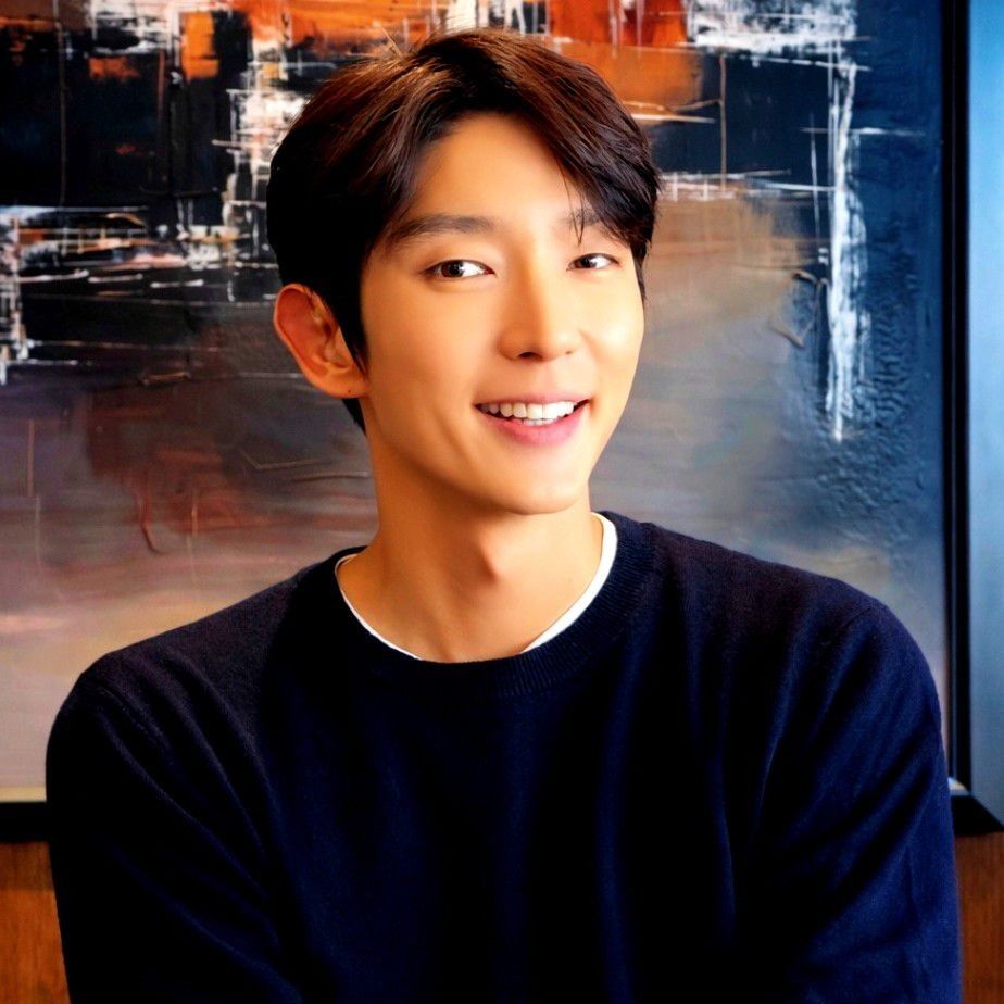 A moment captured by a fan of Lee Joongi