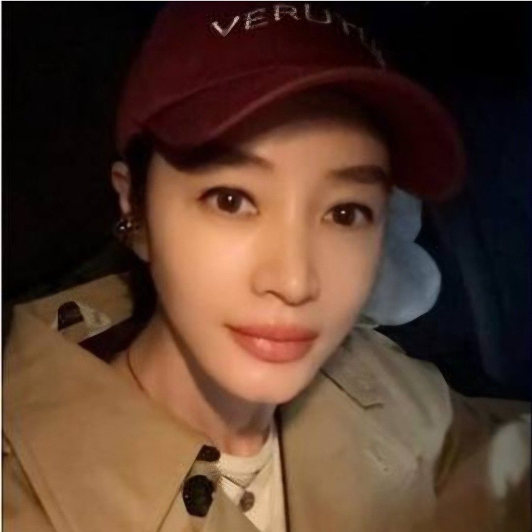 Behind-the-scenes cut of Kim Hyesoo