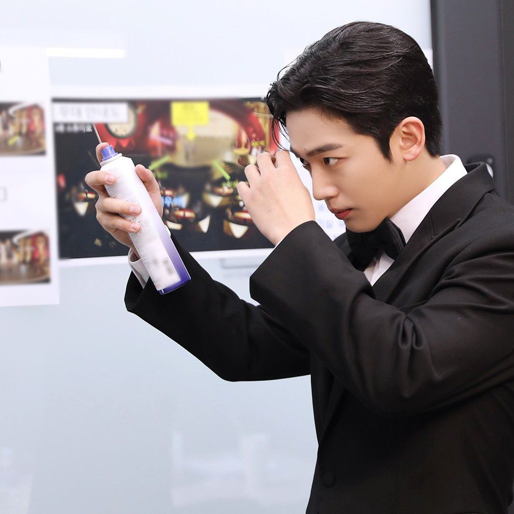 Behind-the-scenes cut of Kim Yohan