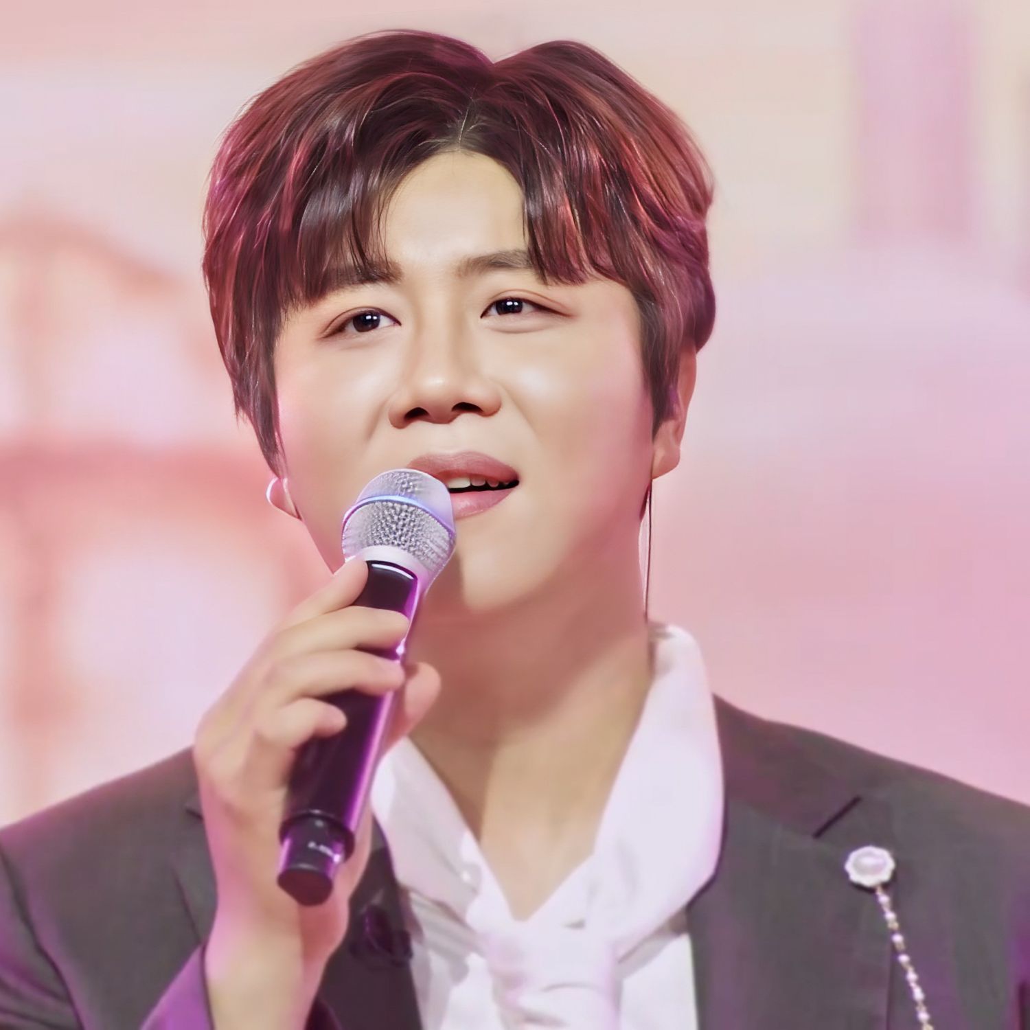 진해성의 비하인드 컷