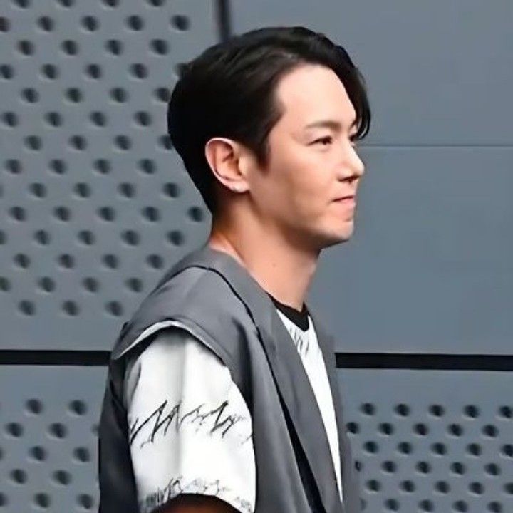 A moment captured by a fan of Hwanhee
