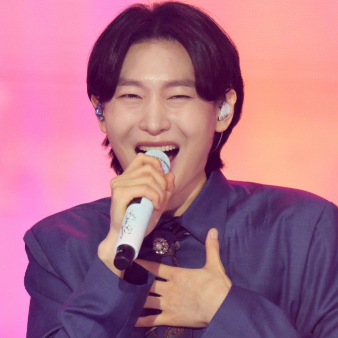 Latest photo of Kim Yongbin