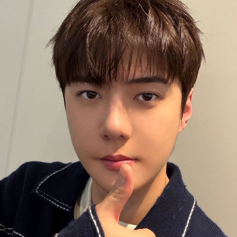 都暻秀 (D.O.)的最新照片