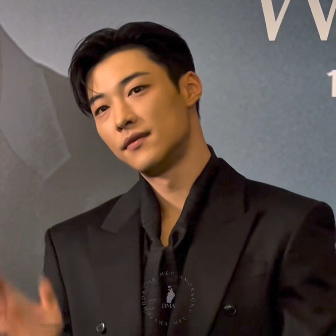 A moment captured by a fan of Woo Dohwan