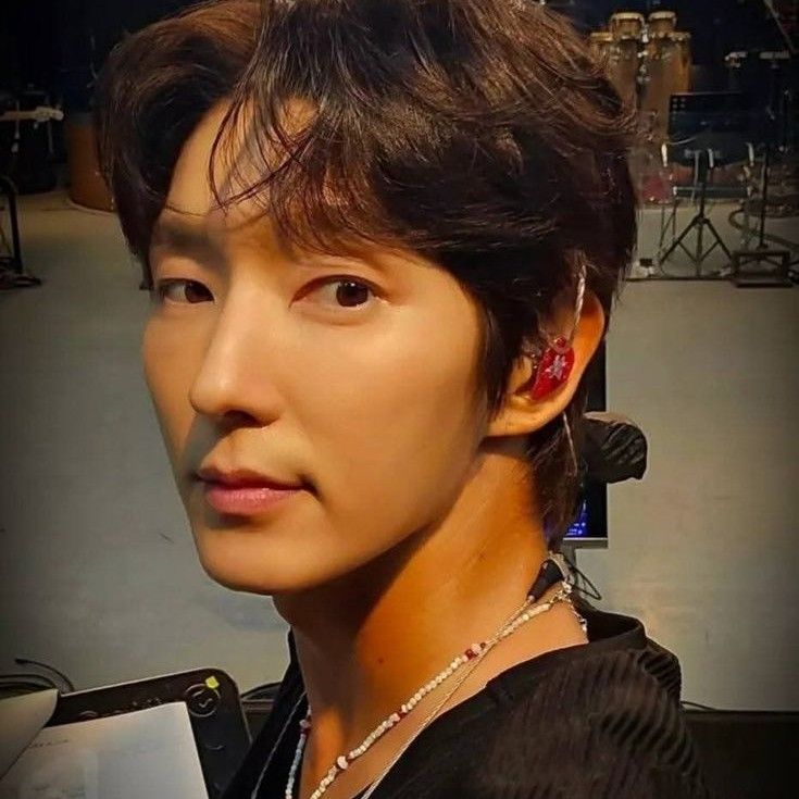A moment captured by a fan of Lee Joongi