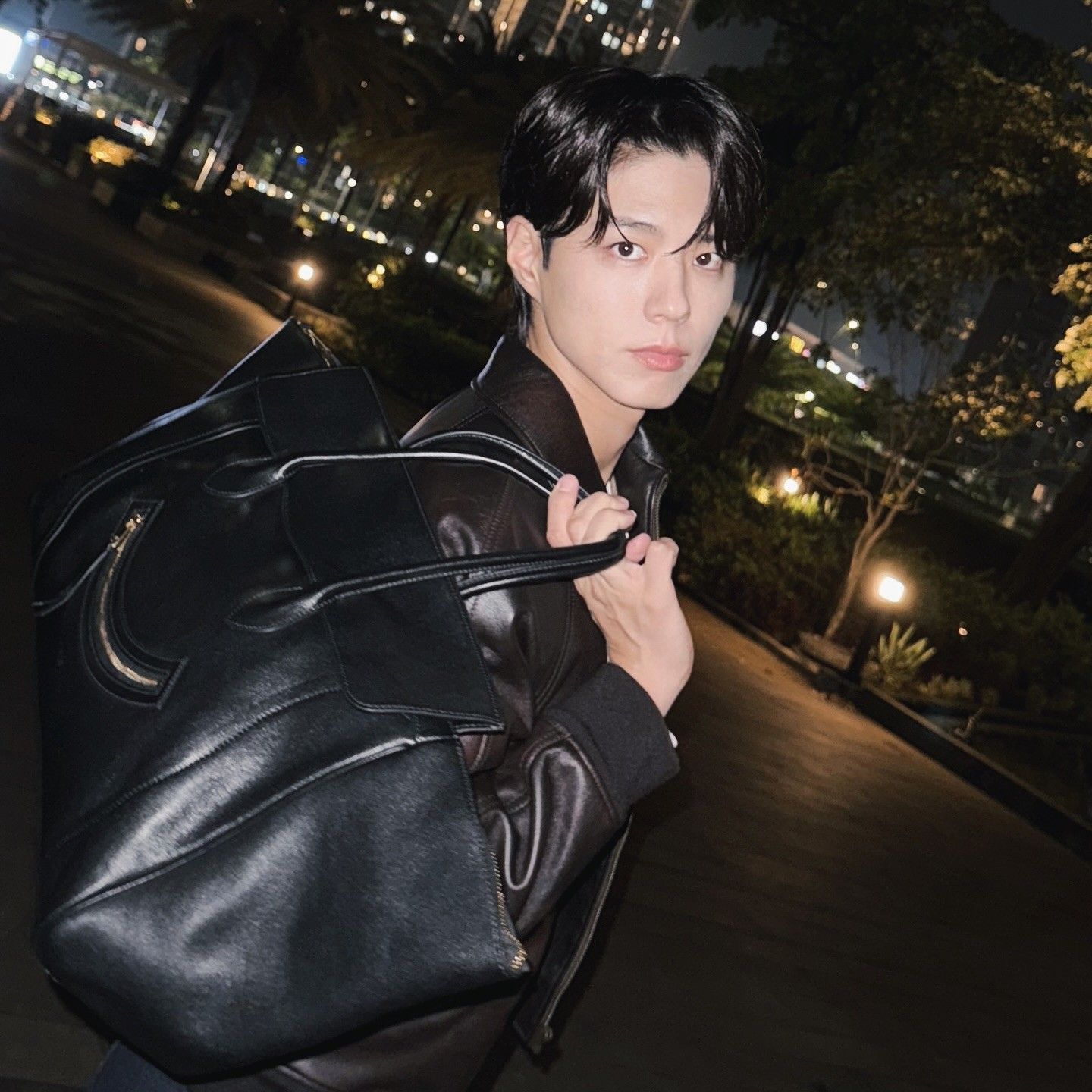 Behind-the-scenes cut of Park Bogum
