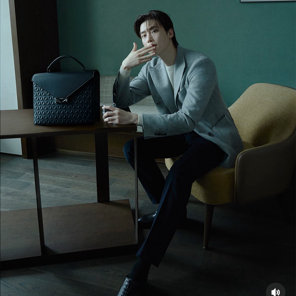 Recent activity shot of Lee Jongsuk