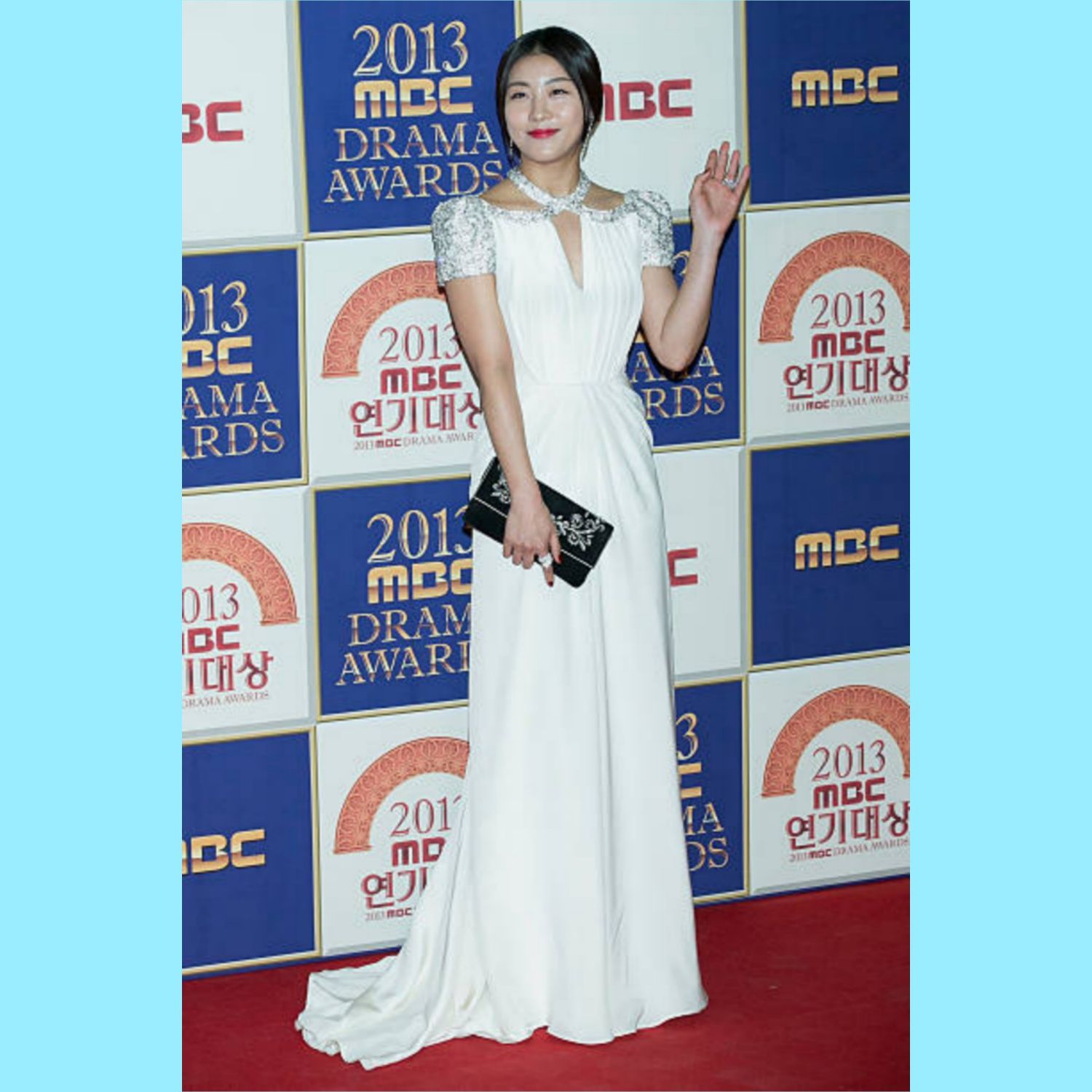 Behind-the-scenes cut of Ha Jiwon