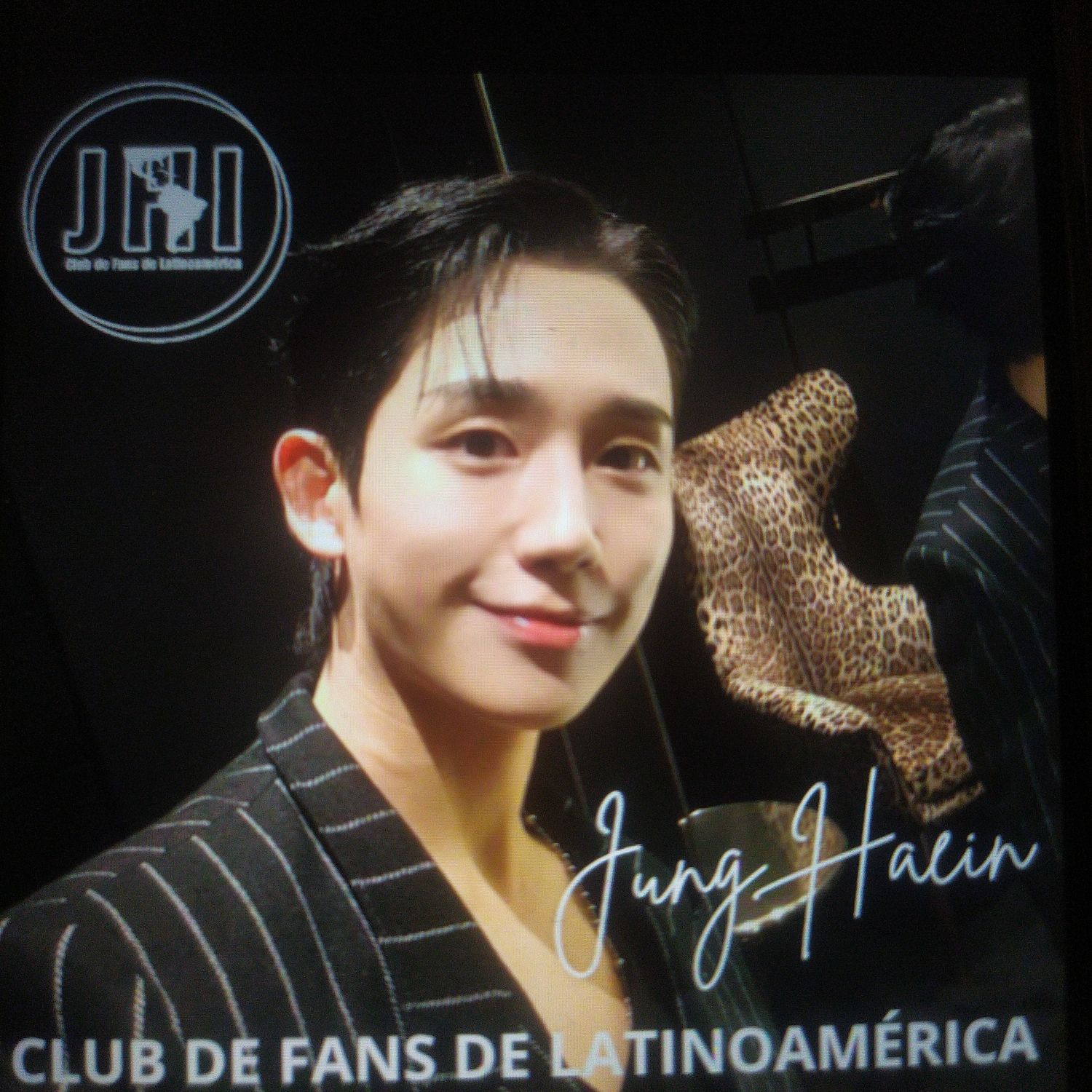 粉丝拍下的丁海寅瞬间