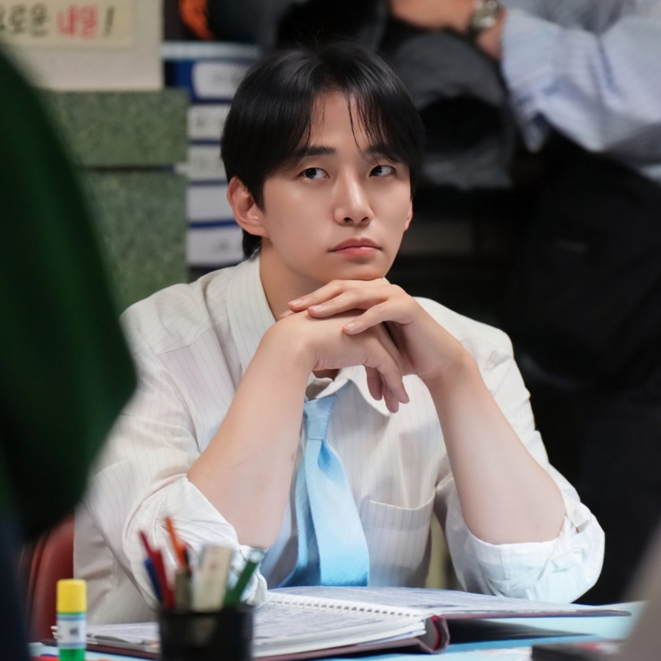 Behind-the-scenes cut of Lee Junho