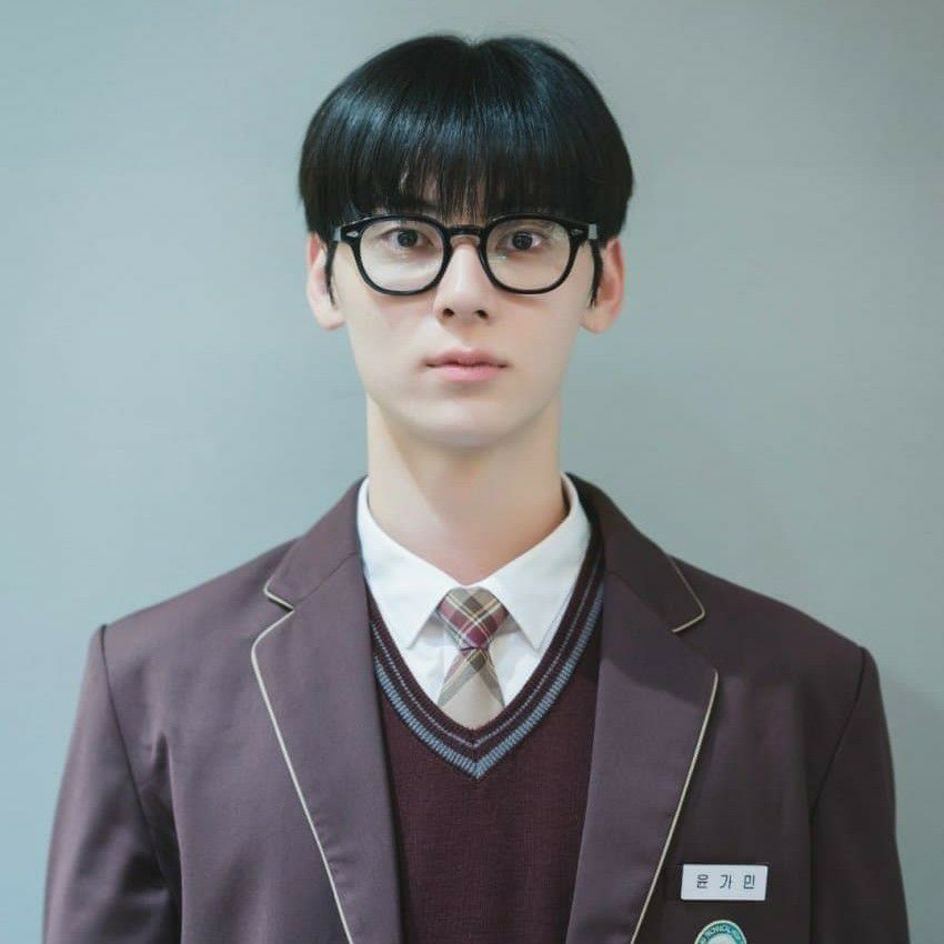 Recent activity shot of Hwang Minhyun