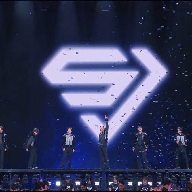 Recent activity shot of Choi Siwon