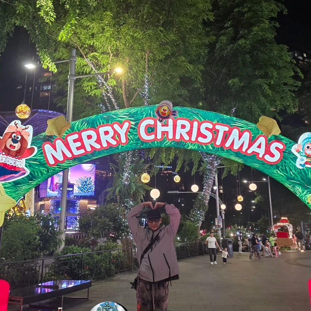 Behind-the-scenes cut of Lee Joongi