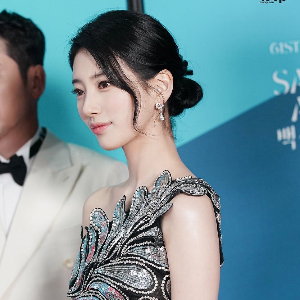 A moment captured by a fan of Bae Suzy