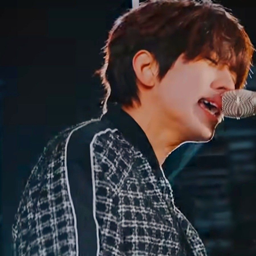 粉絲拍下的李承允瞬間