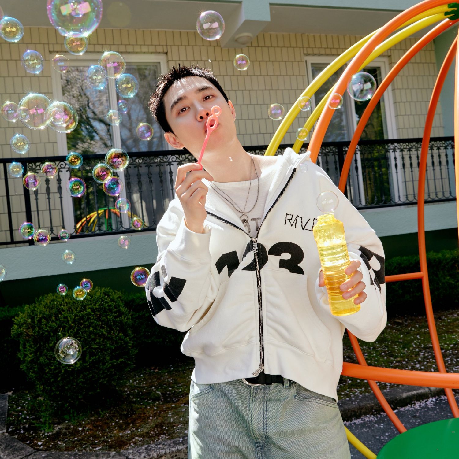 Behind-the-scenes cut of Doh Kyungsoo (D.O.)