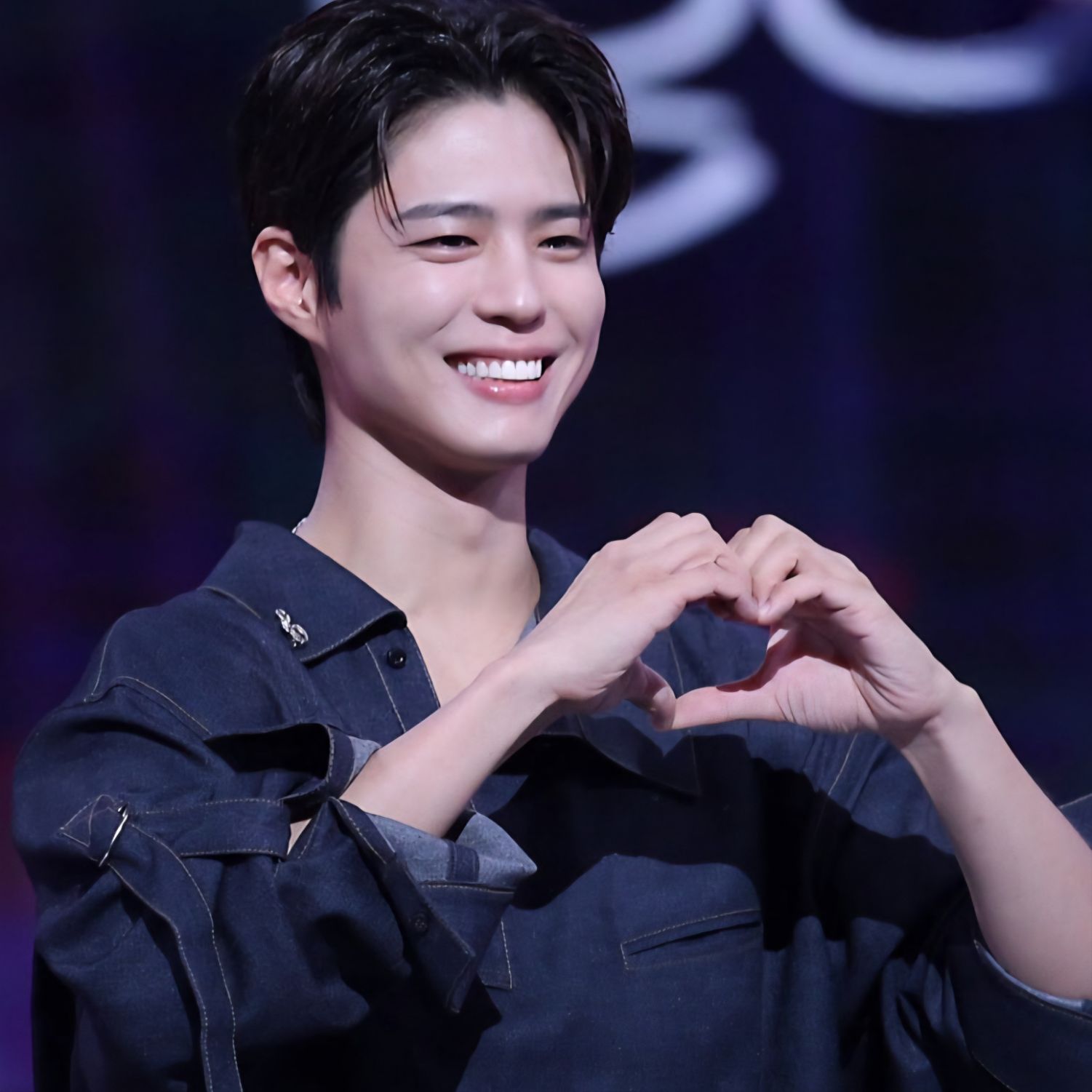 Behind-the-scenes cut of Park Bogum