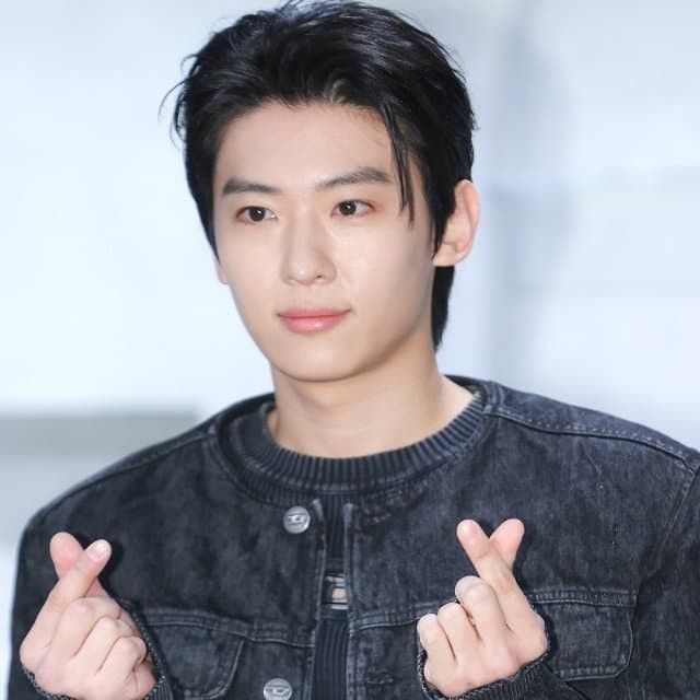 A moment captured by a fan of Dex