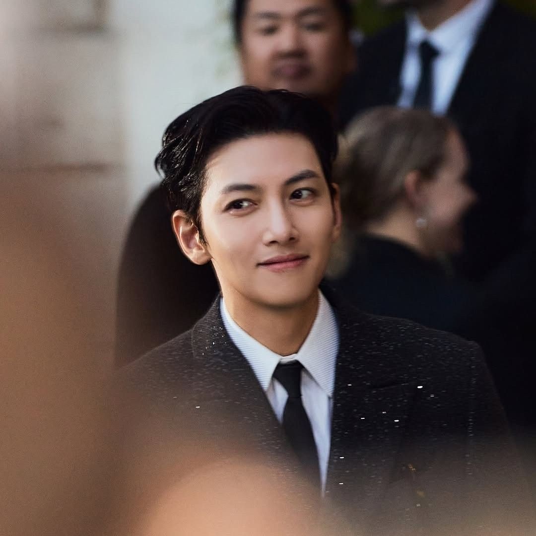 粉絲拍下的池昌旭瞬間