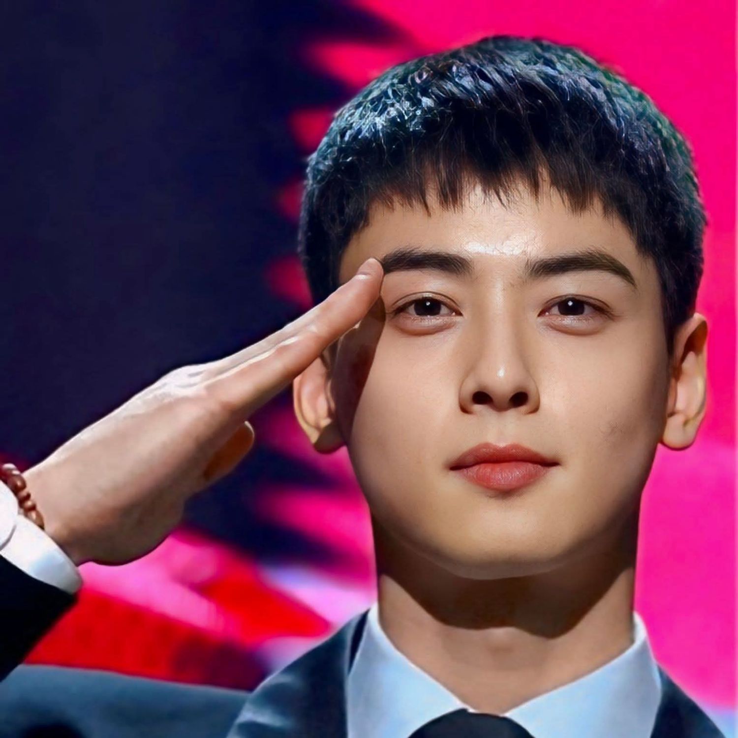 Latest photo of Cha Eunwoo