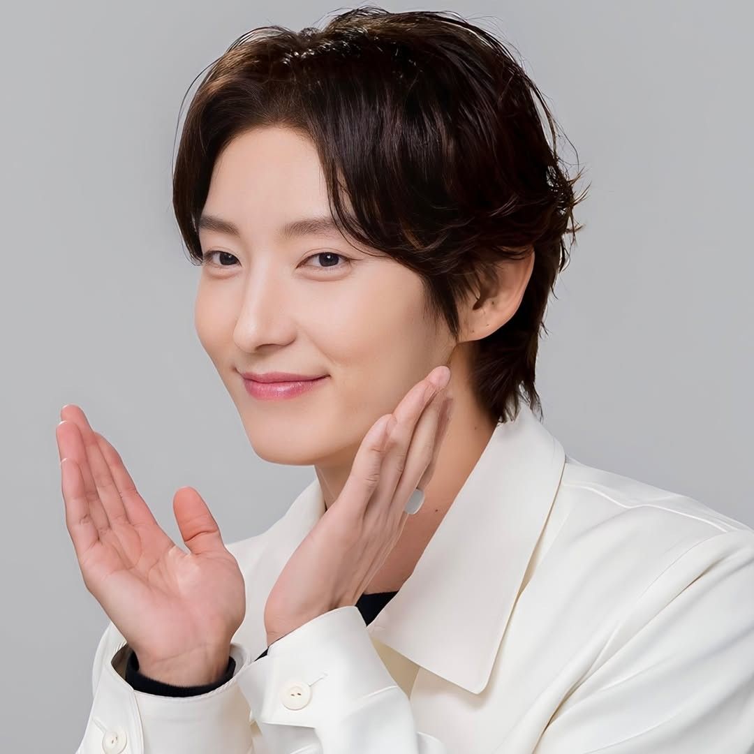 Behind-the-scenes cut of Lee Joongi