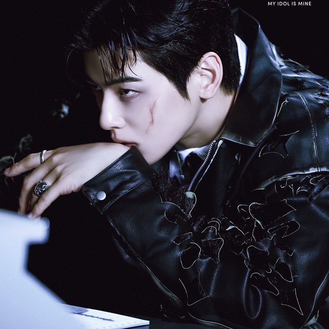 Foto terbaru dari Cha Eunwoo