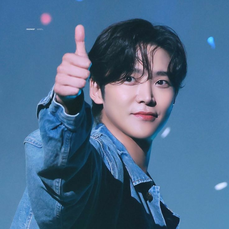 A moment captured by a fan of Rowoon