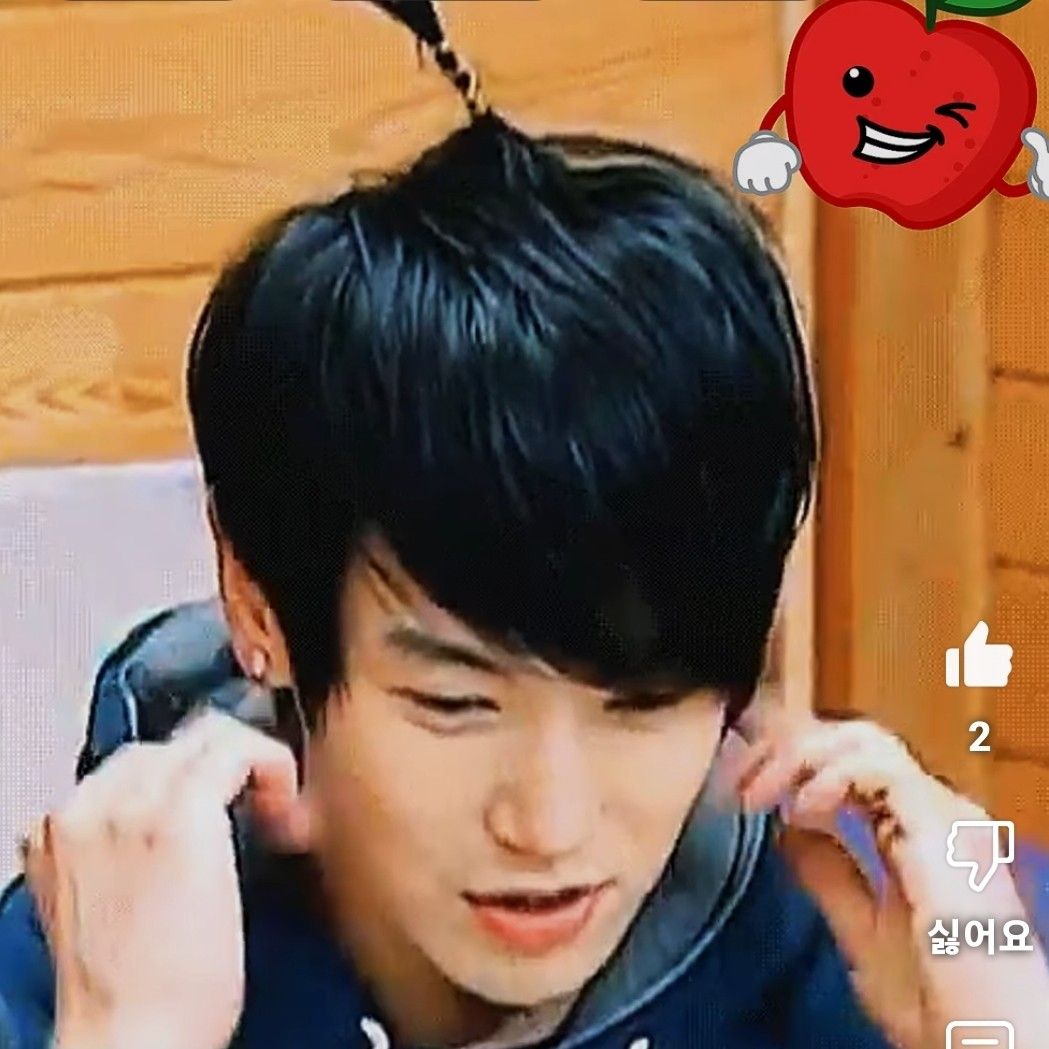 Behind-the-scenes cut of Hwanhee