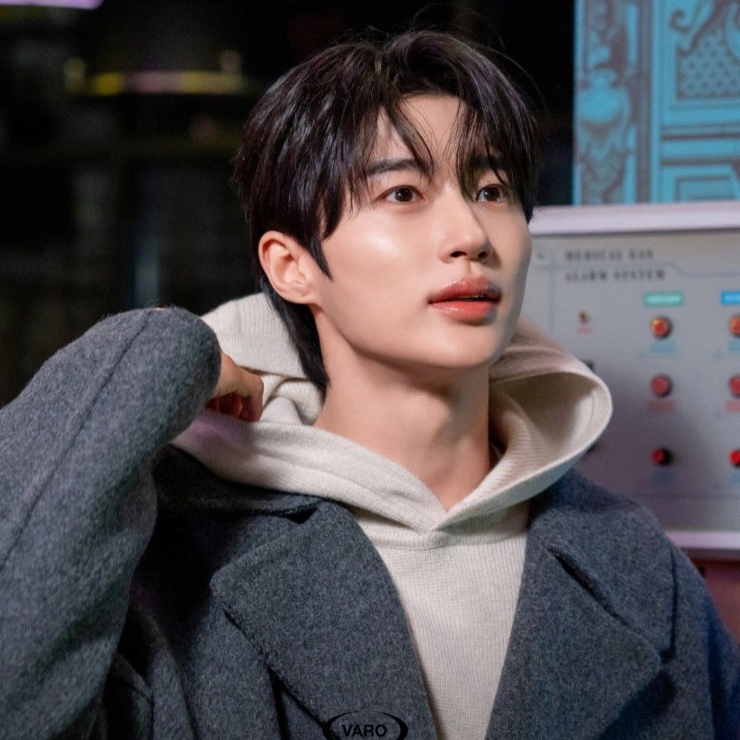 Recent activity shot of Byeon Wooseok