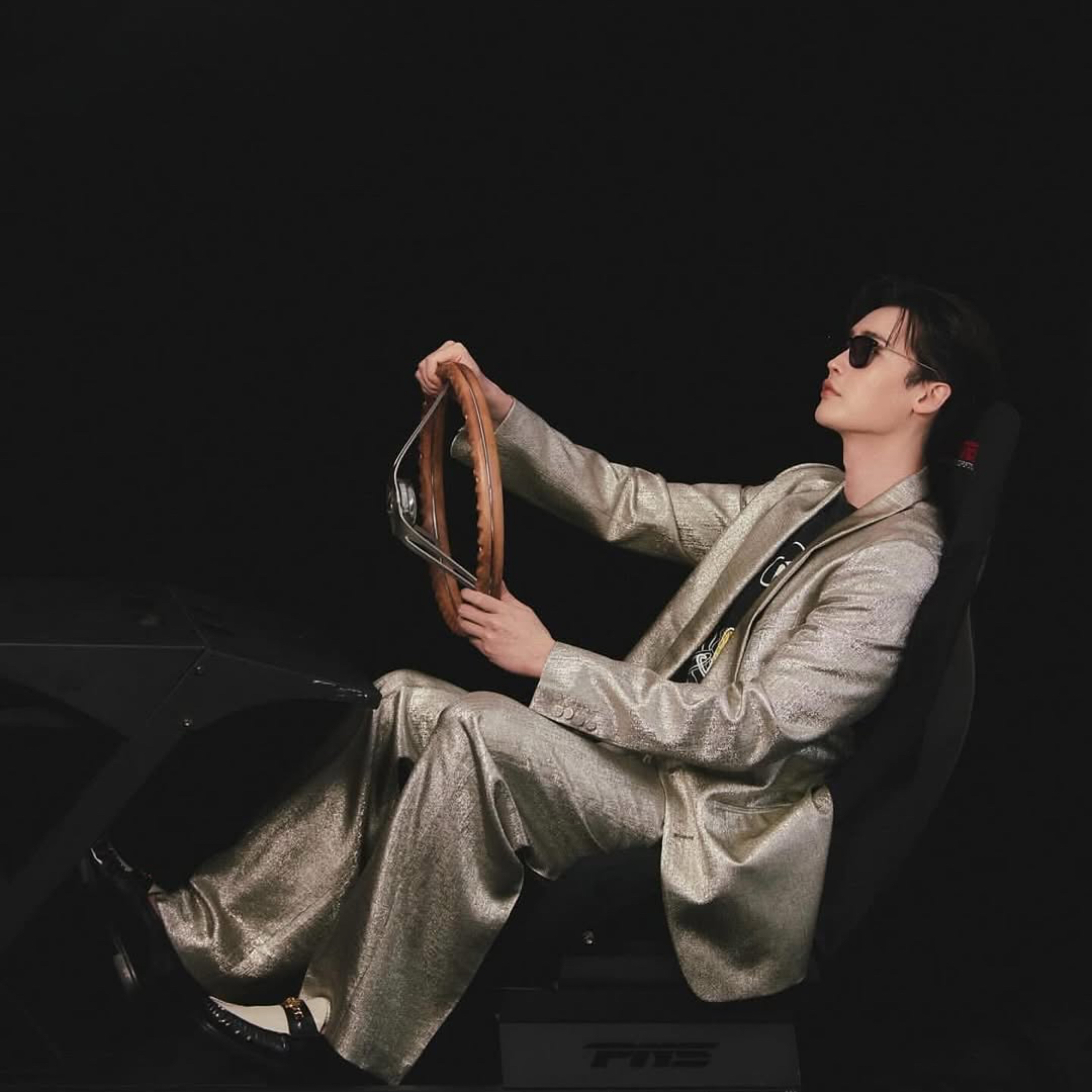 Recent activity shot of Lee Jongsuk