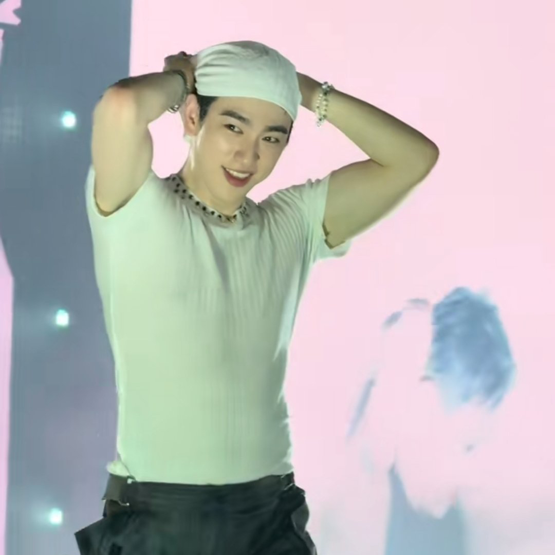 Recent activity shot of Park Jinyoung