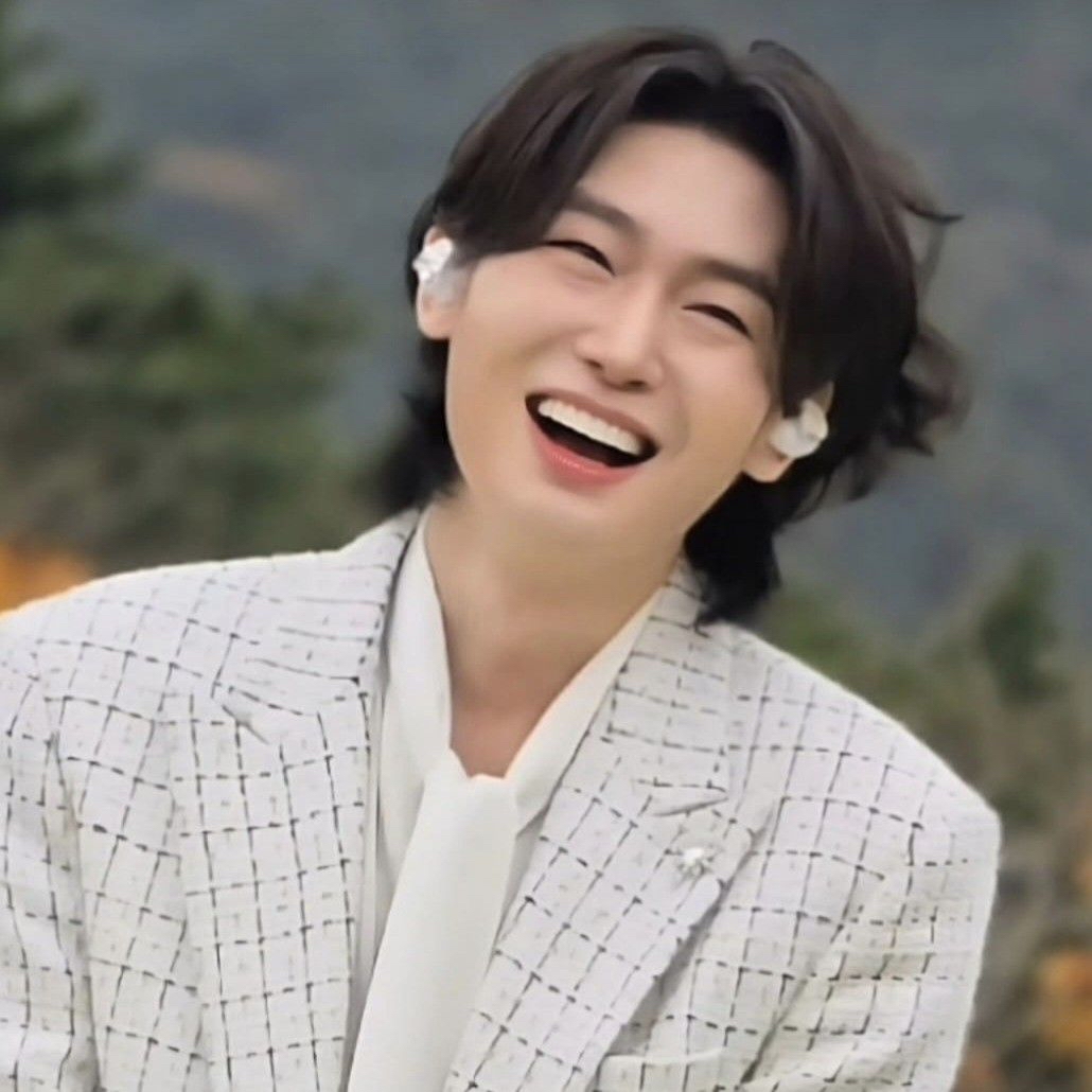 A moment captured by a fan of Kim Yongbin