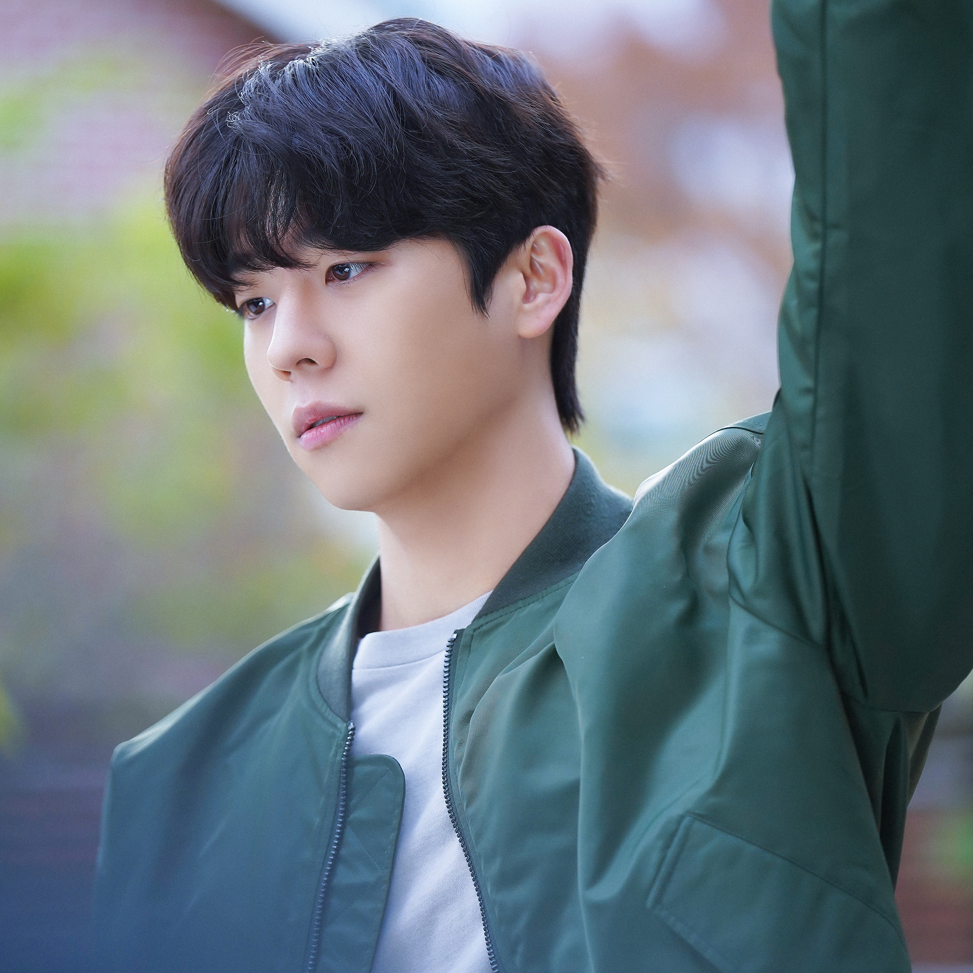 Behind-the-scenes cut of Chae Jonghyeop