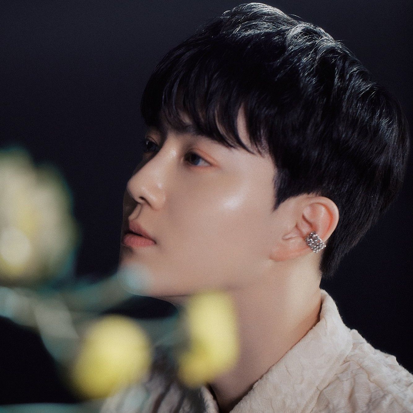 Behind-the-scenes cut of Suho