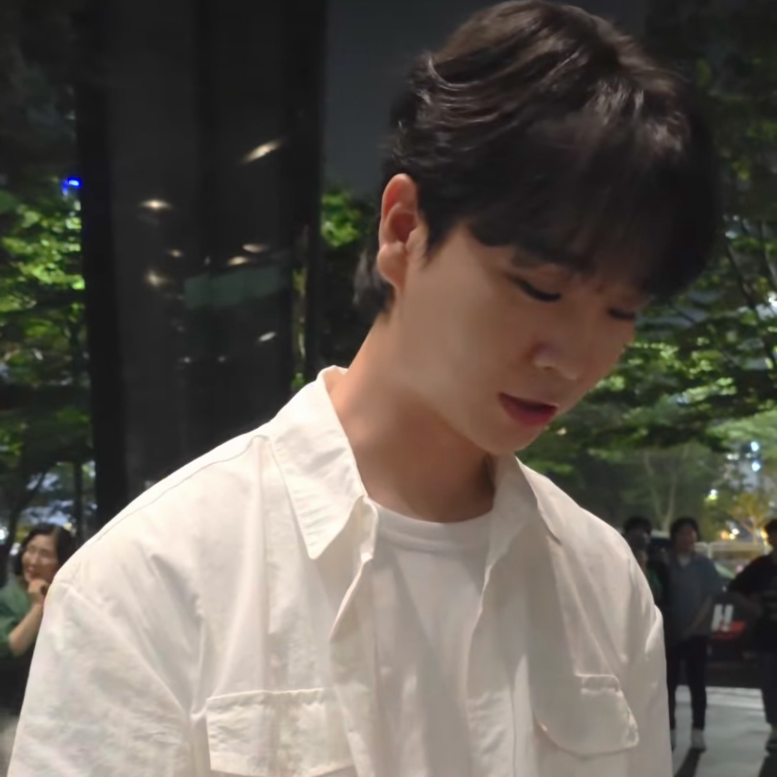 Behind-the-scenes cut of Song Minjun
