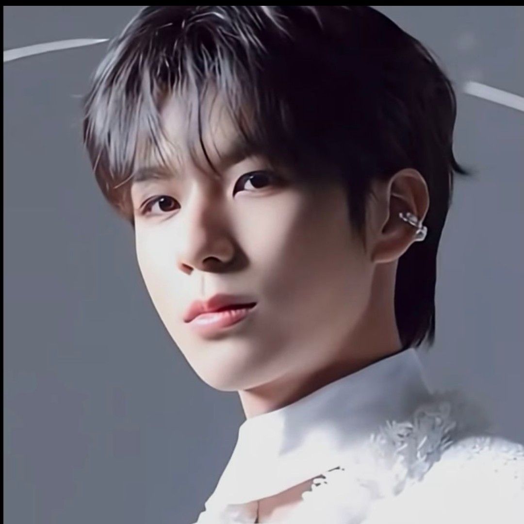 A moment captured by a fan of Jeong Dongwon