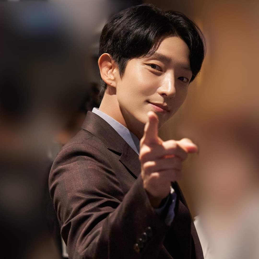 A moment captured by a fan of Lee Joongi