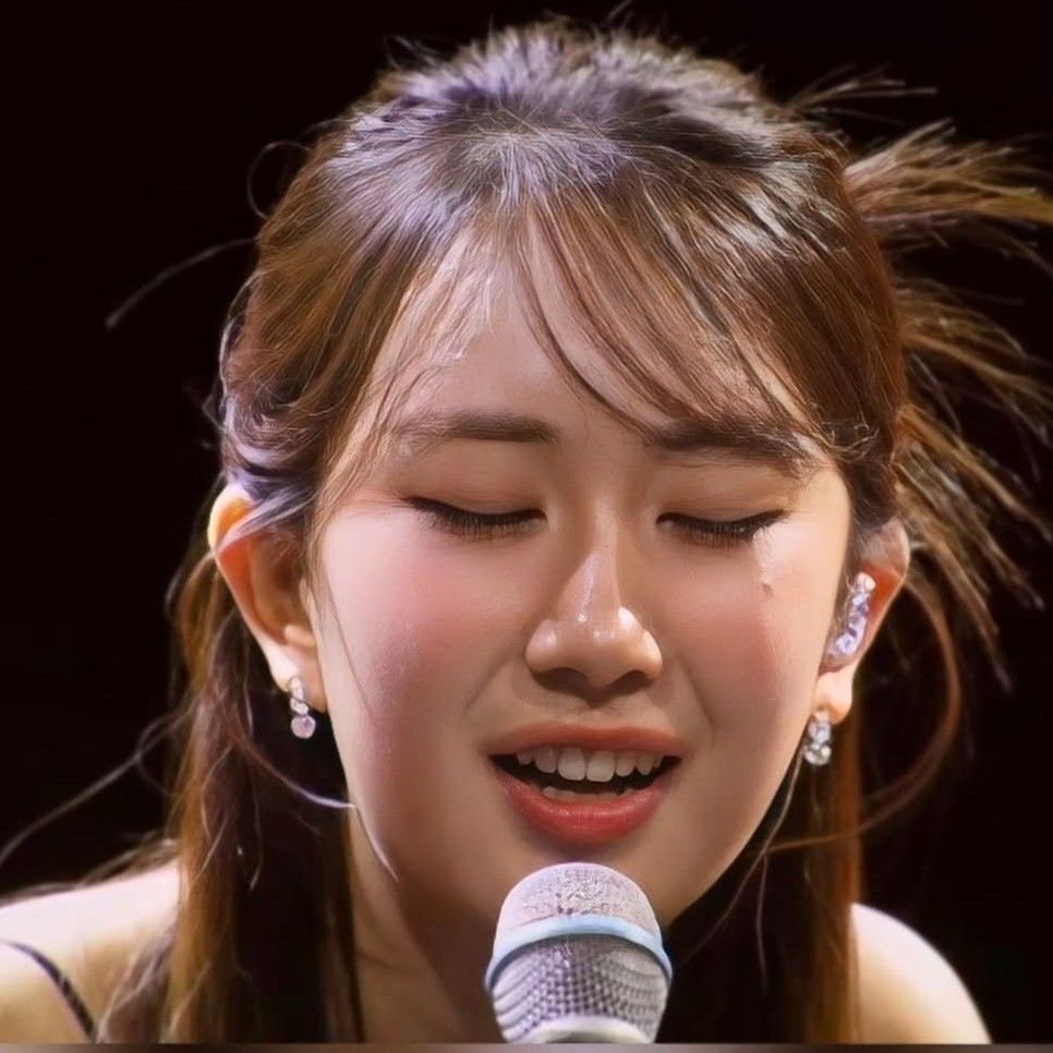 A moment captured by a fan of Jeon Yujin