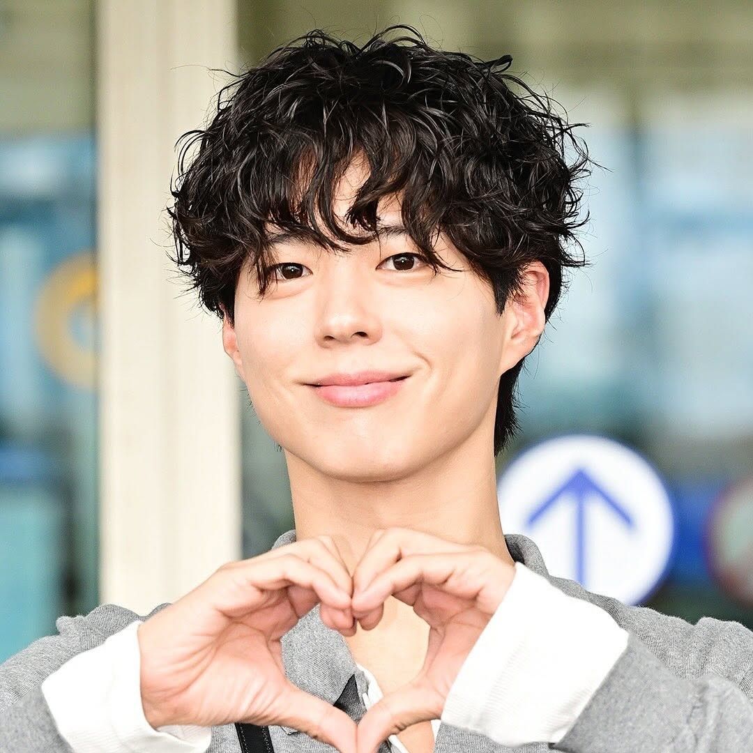 Behind-the-scenes cut of Park Bogum