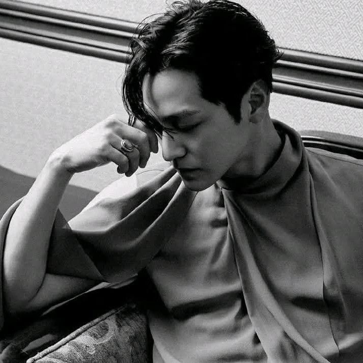 Behind-the-scenes cut of Kim Bum