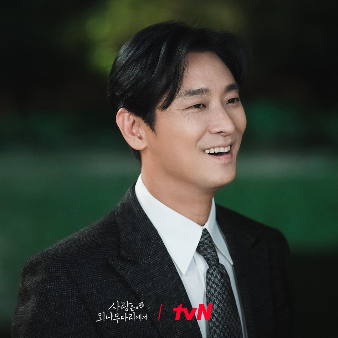 Behind-the-scenes cut of Joo Jihoon